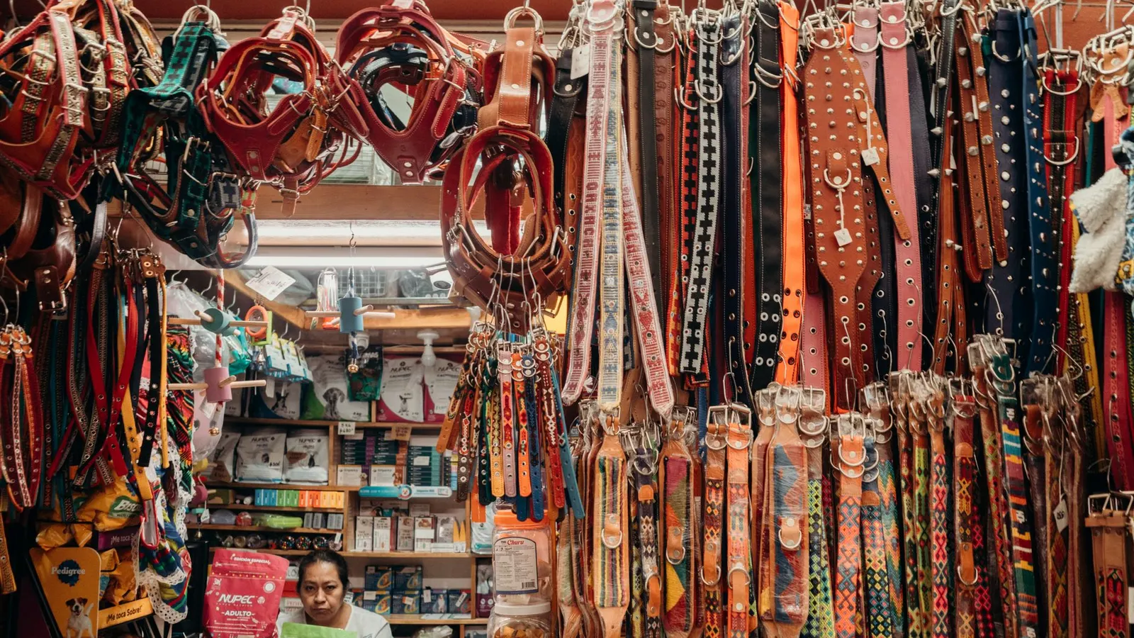 Pet retailers and stores